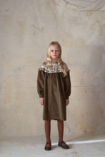 Load image into Gallery viewer, Popelin Mod.41.3 Green velvet dress with floral yoke - Green - 2/3Y, 4Y, 6Y, 8Y
