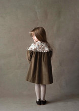 Load image into Gallery viewer, Popelin Mod.41.3 Green velvet dress with floral yoke - Green - 2/3Y, 4Y, 6Y, 8Y