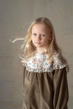 Load image into Gallery viewer, Popelin Mod.41.3 Green velvet dress with floral yoke - Green - 2/3Y, 4Y, 6Y, 8Y