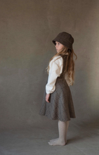 Load image into Gallery viewer, Popelin Mod.62.3 Brown woollen peaked bonnet