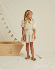 Load image into Gallery viewer, Rylee + Cru Julie Top - Blue Ditsy - 4/5Y, 6/7Y