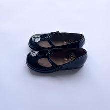 Load image into Gallery viewer, Pèpè T-bar Ballerinas - Vernice Nero - 24, 28