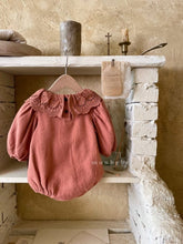 Load image into Gallery viewer, Monbebe Clover Pintuck Bodysuit - Brick - 6/12M, 12/24M