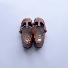 Load image into Gallery viewer, Pèpè T-bar Ballerinas - Barril Penny - 27 Last Pair