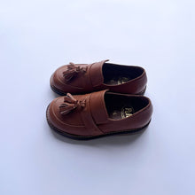 Load image into Gallery viewer, Pèpè Tassel Loafer - Malaga Cuoio - 24, 25, 28, 29