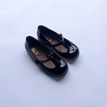 Load image into Gallery viewer, Pèpè T-bar Ballerinas - Vernice Nero - 24, 28